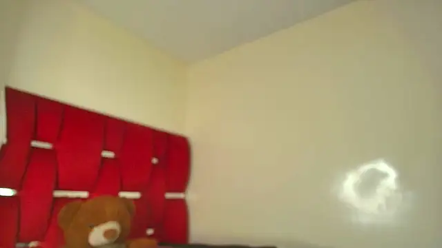 Camila hot ts online show from December 2025 02:17:01 PM