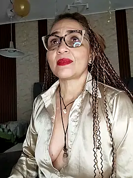 Snapshot of Cailinmilf chatting on October 2025 09:43:02 AM Cailinmilf online show from October 2025 09:43:02 AM