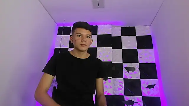 AndyFame1 online show from October 2025 07:00:02 PM