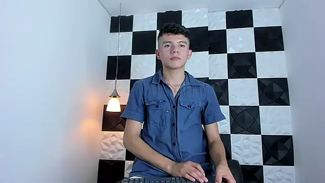 AndyFame1 online show from November 2025 07:06:01 PM