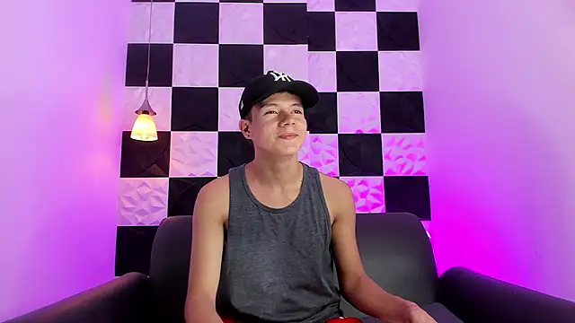 AndyFame1 online show from October 2025 06:41:02 PM