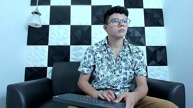 Snapshot of AndyFame1 chatting on December 2025 06:55:02 PM AndyFame1 online show from December 2025 06:55:02 PM