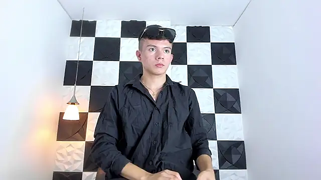 AndyFame1 online show from November 2025 06:56:01 PM