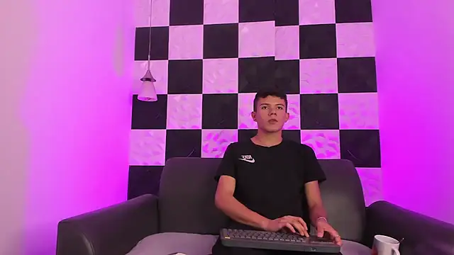 AndyFame1 online show from October 2025 07:37:02 PM