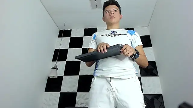 AndyFame1 online show from September 2025 07:03:01 PM