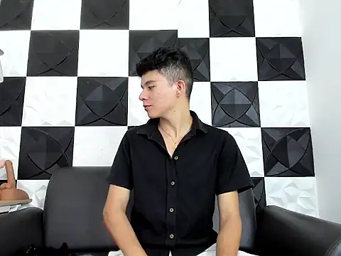 AndyFame1 online show from December 2025 06:40:01 PM