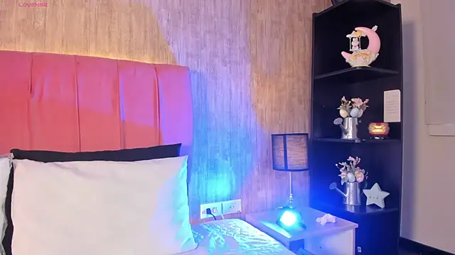 Kendra kobein online show from April 2026 08:33:01 PM