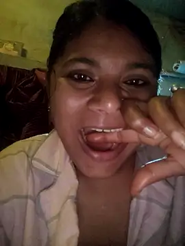 Snapshot of couple_71 chatting on February 2026 04:19:02 PM couple 71 online show from February 2026 04:19:02 PM