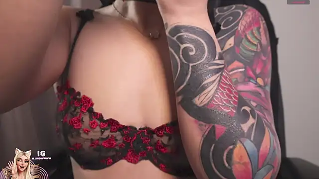 Snapshot of Miila_snow chatting on November 2025 11:58:02 AM Miila snow online show from November 2025 11:58:02 AM