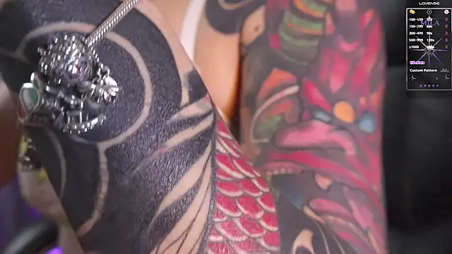 Snapshot of Miila_snow chatting on November 2025 06:08:01 PM Miila snow online show from November 2025 06:08:01 PM