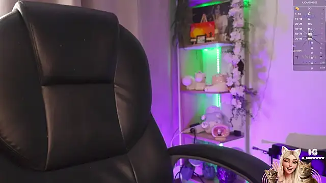 Snapshot of Miila_snow chatting on November 2025 11:57:02 AM Miila snow online show from November 2025 11:57:02 AM