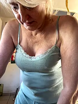 Snapshot of SexyKato001 chatting on September 2025 07:09:02 AM SexyKato001 online show from September 2025 07:09:02 AM