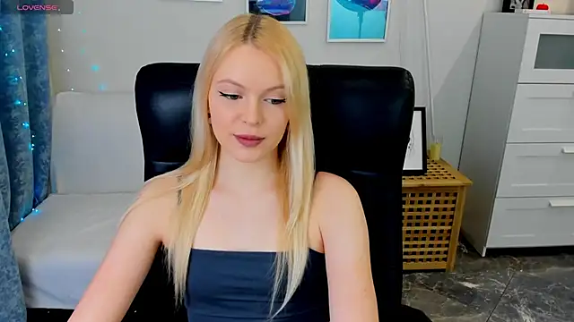 KatherineePierce online show from April 2026 04:20:01 PM