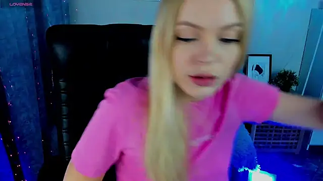 KatherineePierce online show from October 2025 03:33:01 PM