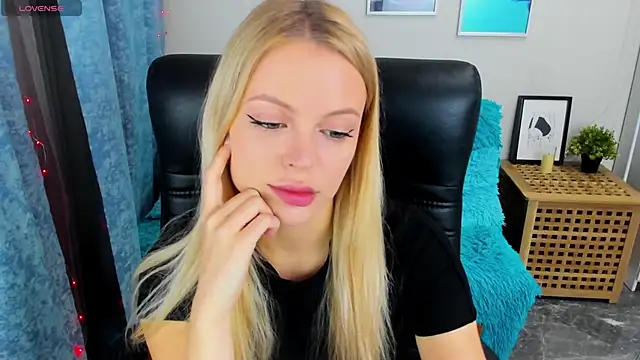 KatherineePierce online show from September 2025 04:24:02 PM