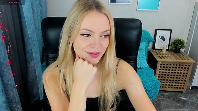 KatherineePierce online show from October 2025 05:28:01 PM