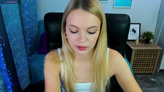 KatherineePierce online show from October 2025 05:46:02 PM