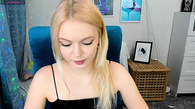 KatherineePierce online show from May 2026 05:20:02 PM
