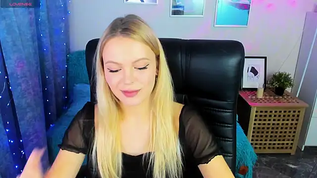 KatherineePierce online show from October 2025 05:04:02 PM