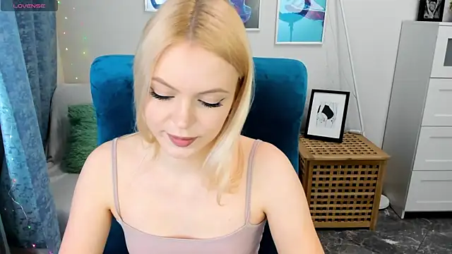 KatherineePierce online show from May 2026 03:53:02 PM