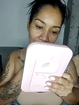 violettaa millerss online show from February 2026 01:17:01 AM