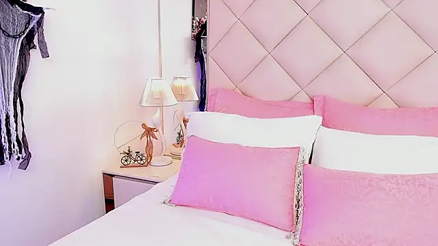 LilBoonew online show from October 2025 12:28:01 PM