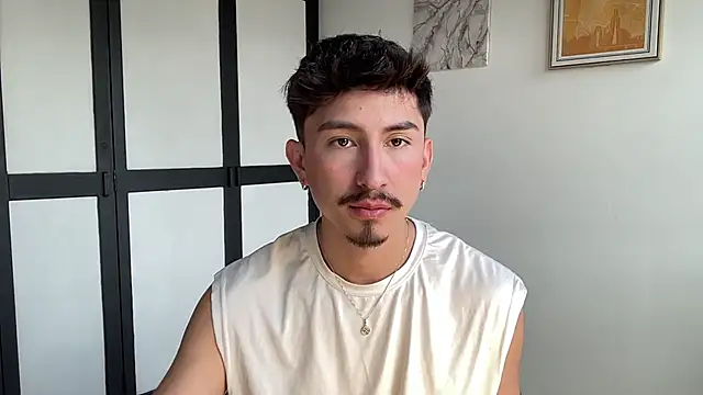 sweettaaron01 online show from February 2026 06:38:02 PM