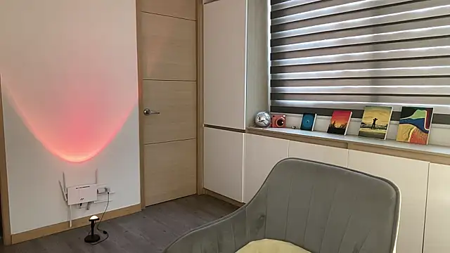 sweettaaron01 online show from November 2025 06:11:01 PM