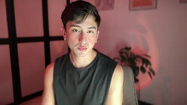 sweettaaron01 online show from April 2026 11:55:01 PM