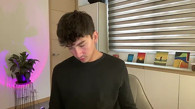Snapshot of sweettaaron01 chatting on October 2025 06:30:02 PM sweettaaron01 online show from October 2025 06:30:02 PM