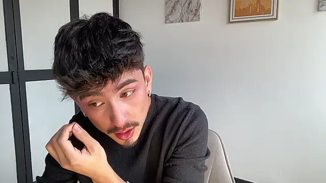 sweettaaron01 online show from February 2026 06:30:01 PM