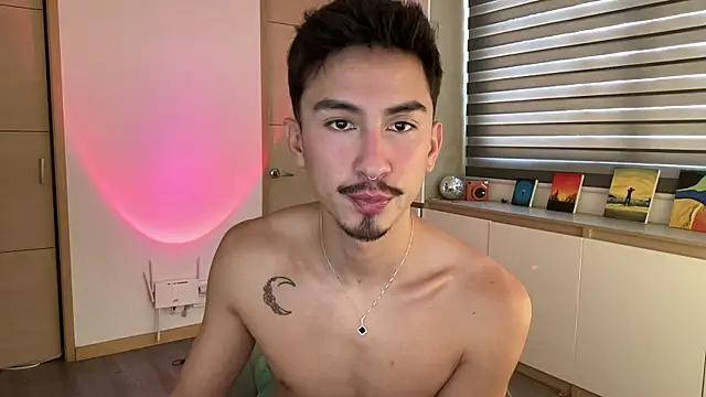 sweettaaron01 online show from November 2025 05:17:02 PM