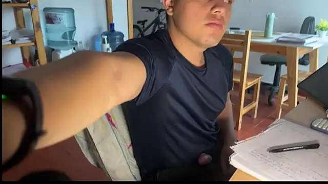 Snapshot of Haustin202 chatting on November 2025 08:01:01 PM Haustin202 online show from November 2025 08:01:01 PM