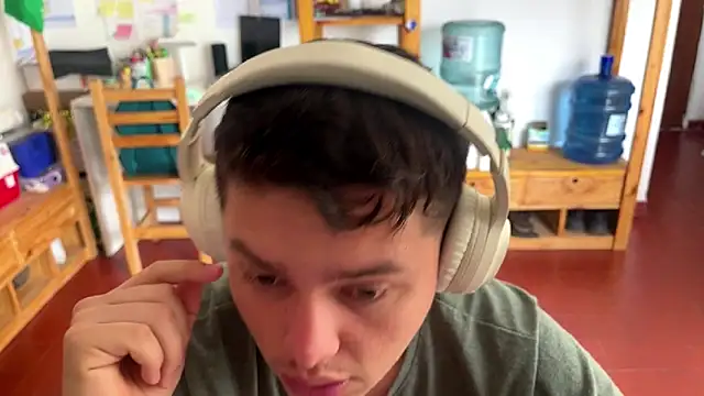 Snapshot of Haustin202 chatting on November 2025 03:07:02 PM Haustin202 online show from November 2025 03:07:02 PM