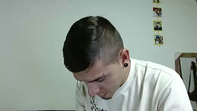 Maiki Foxx online show from November 2025 02:05:02 AM