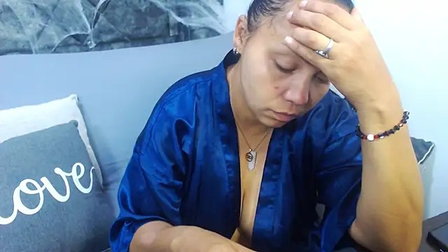 Melany Contrera online show from October 2025 04:24:02 AM