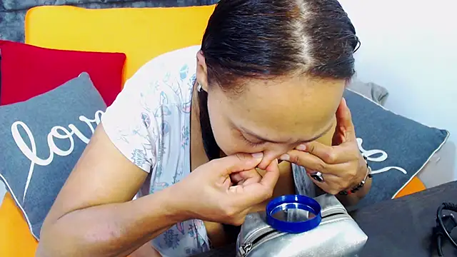 Melany Contrera online show from December 2025 03:32:02 AM