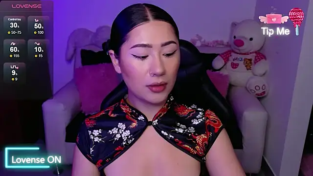 evelyn ch  online show from November 2025 10:52:01 AM