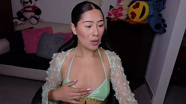 evelyn ch  online show from October 2025 02:05:02 PM