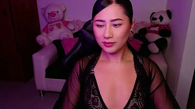 evelyn ch  online show from November 2025 11:05:01 AM