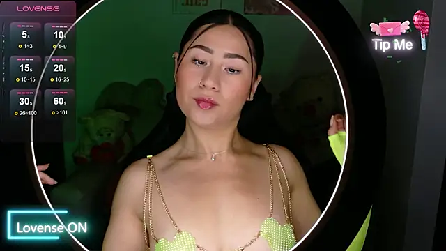 evelyn ch  online show from November 2025 10:59:02 AM