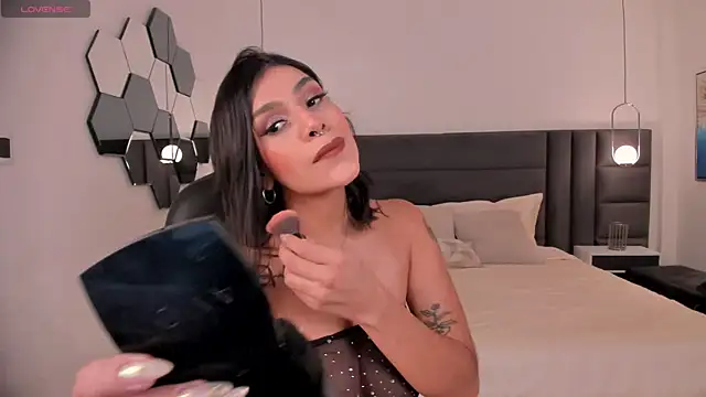 SarahYates online show from October 2025 04:14:01 AM