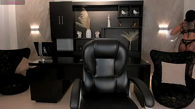 SarahYates online show from November 2025 05:12:02 AM