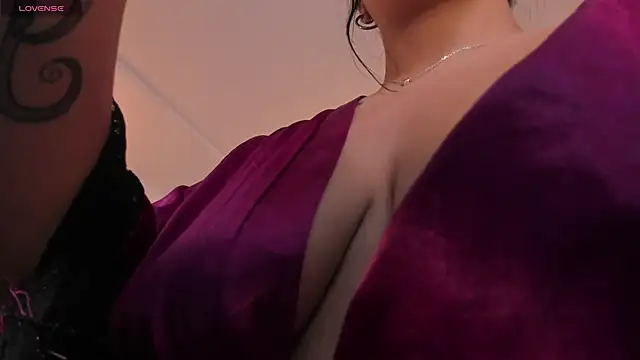 SarahYates online show from March 2026 04:08:02 AM