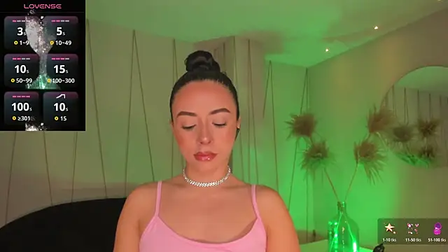 IsabellaMoreau online show from March 2026 06:11:02 PM