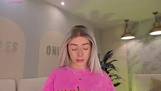 IsabellaMoreau online show from February 2026 08:52:01 PM