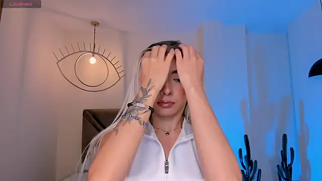 IsabellaMoreau online show from February 2026 05:47:02 PM