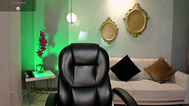 IsabellaMoreau online show from April 2026 08:04:01 PM