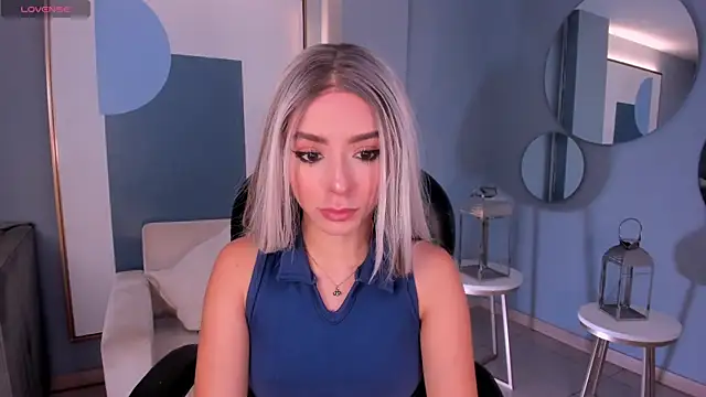 IsabellaMoreau online show from May 2026 07:44:02 PM