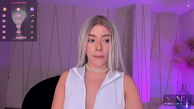 IsabellaMoreau online show from February 2026 06:17:01 PM